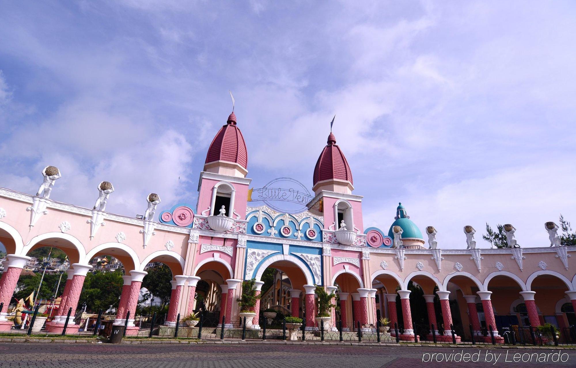 Club Bali Suites At Kota Bunga Cipanas  Exteriör bild