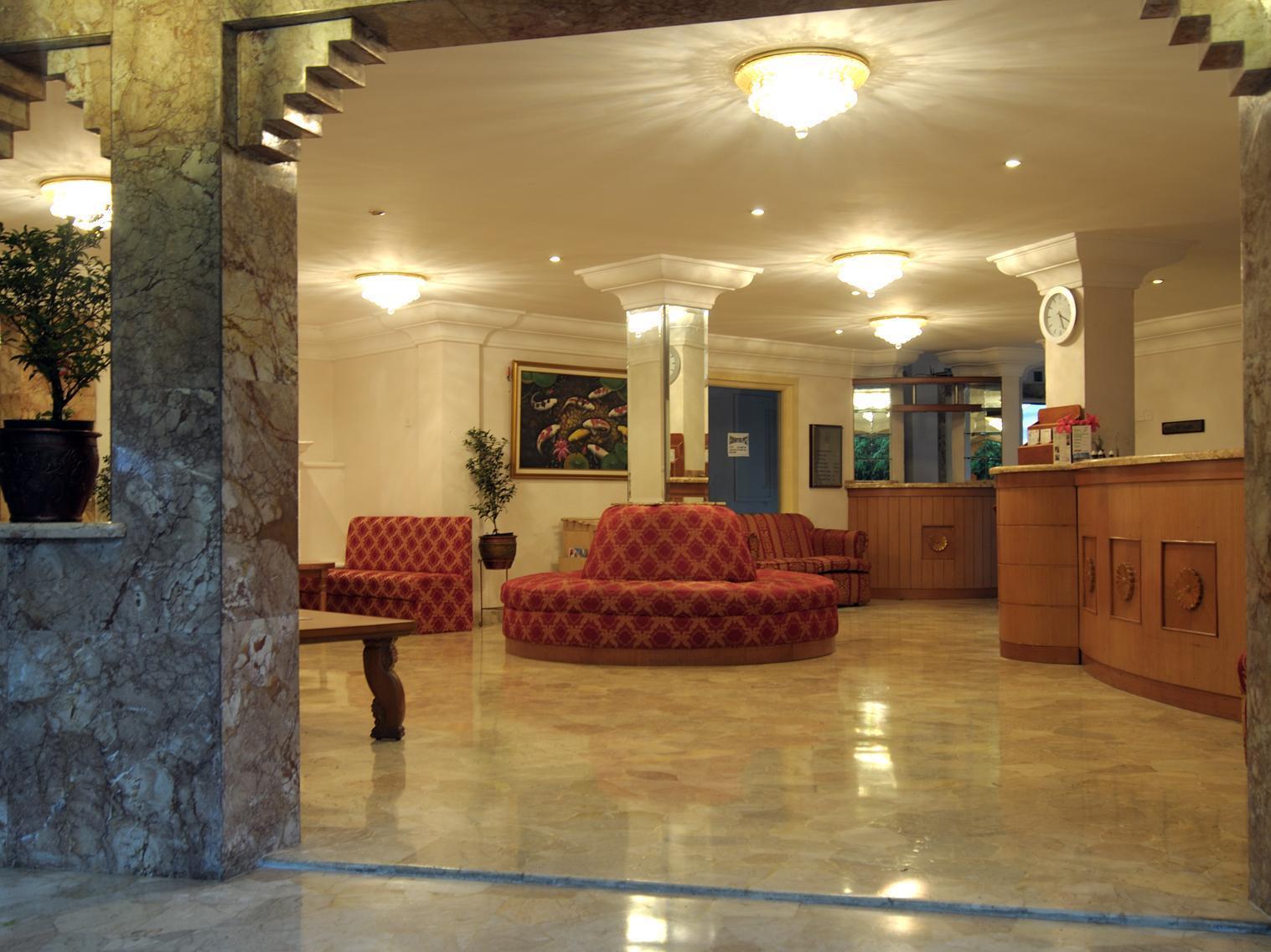 Club Bali Suites At Kota Bunga Cipanas  Exteriör bild