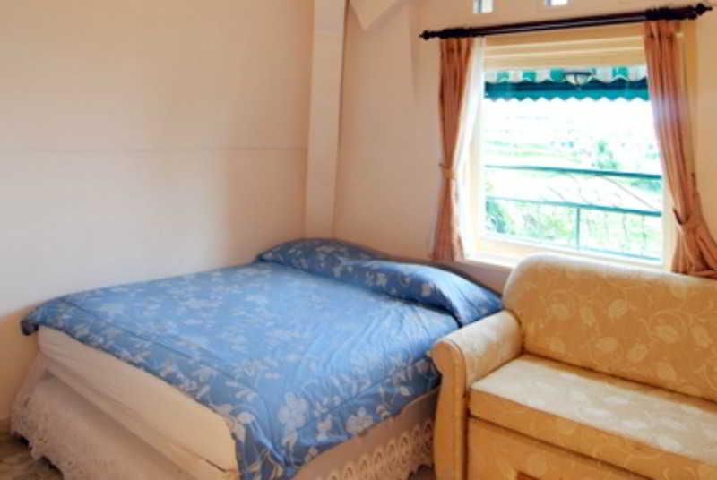Club Bali Suites At Kota Bunga Cipanas  Exteriör bild
